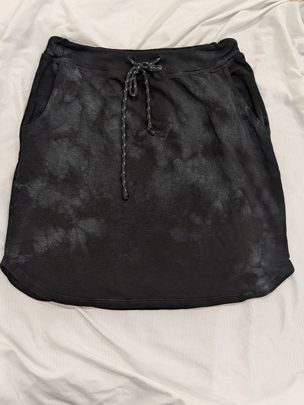 Sundry For Evereve Black Tie Dye Wash Pull-On Mini Skirt with Drawstring Size 1